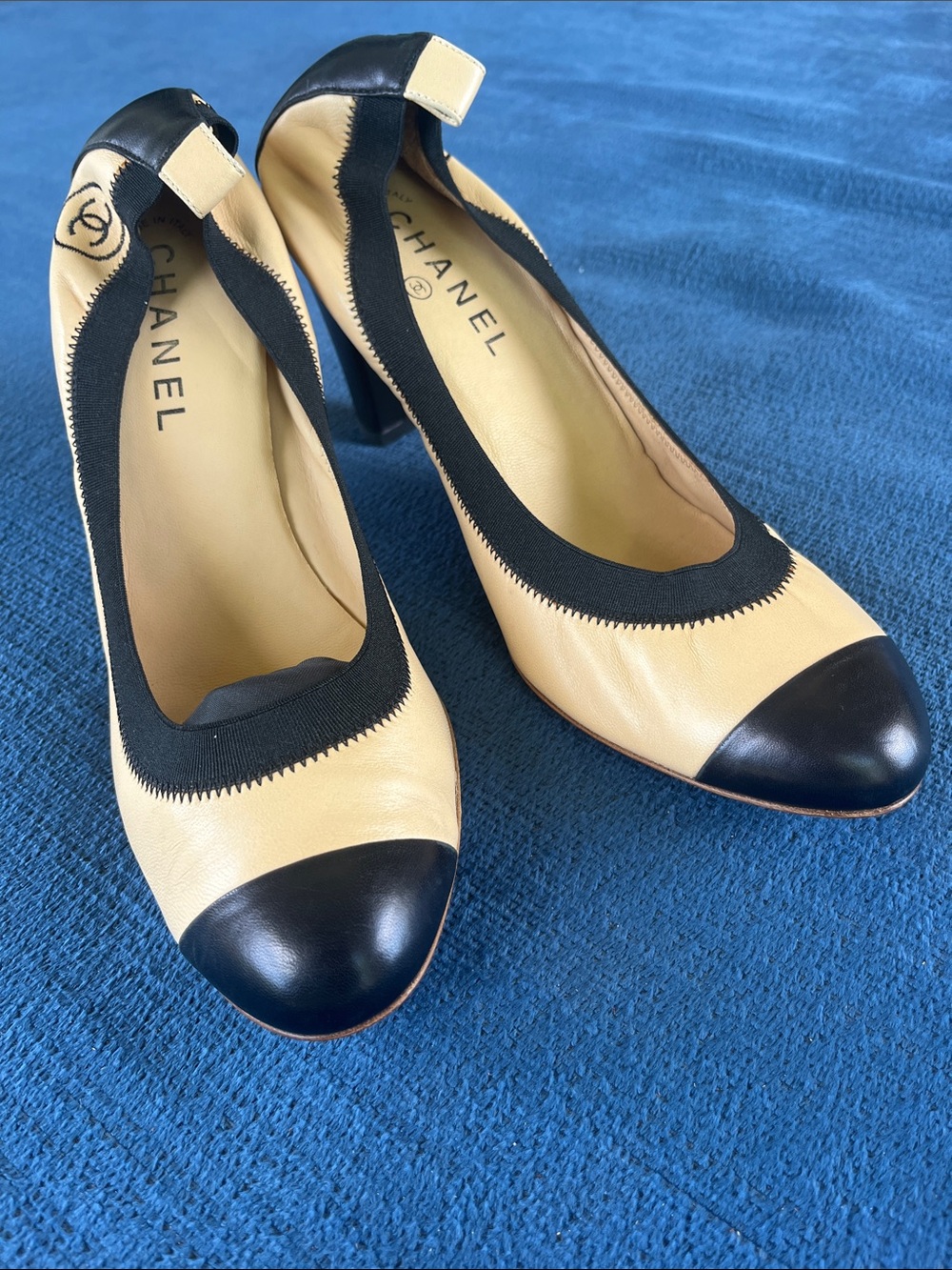 CHANEL classic spectator Pumps. Size 41. NWOT